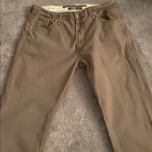 Levi’s Straight Fit